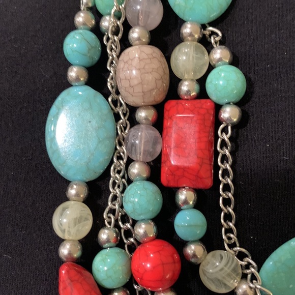 Multilayer beautiful necklace!!!Silver tone with beads and faux stone - Picture 3 of 6